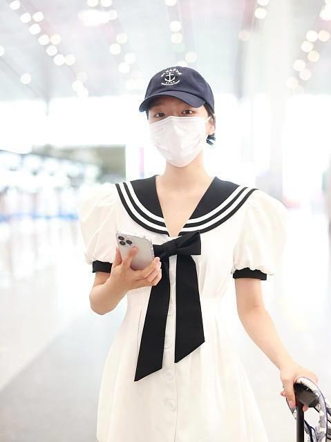泡袖服装的穿搭要点新利体育app泡